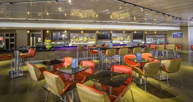 Как выжить застрявшим путешественникам в аэропорту