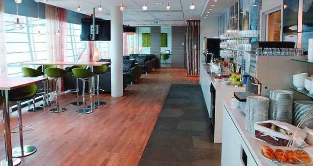 Как выжить застрявшим путешественникам в аэропорту